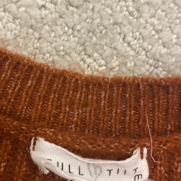 Tillys size medium sweater - Picture 2 of 2